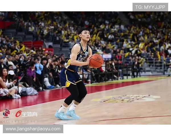 CBA足球队员徐杰：徐杰在CBA足球场上的表现与发展