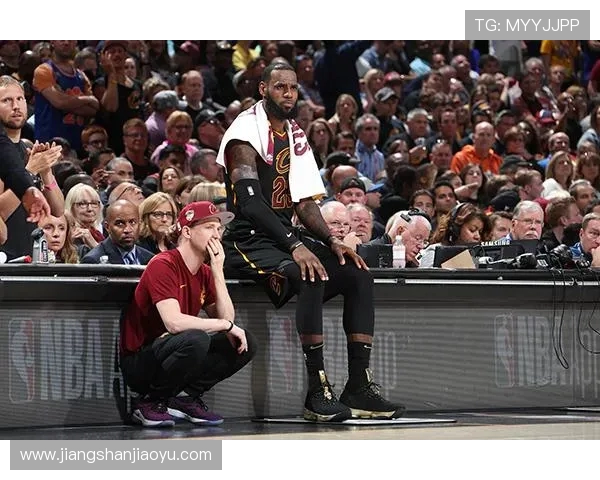 张佳玮分析坎宁安的责任与处境或许是弱化版的2010年詹姆斯表现